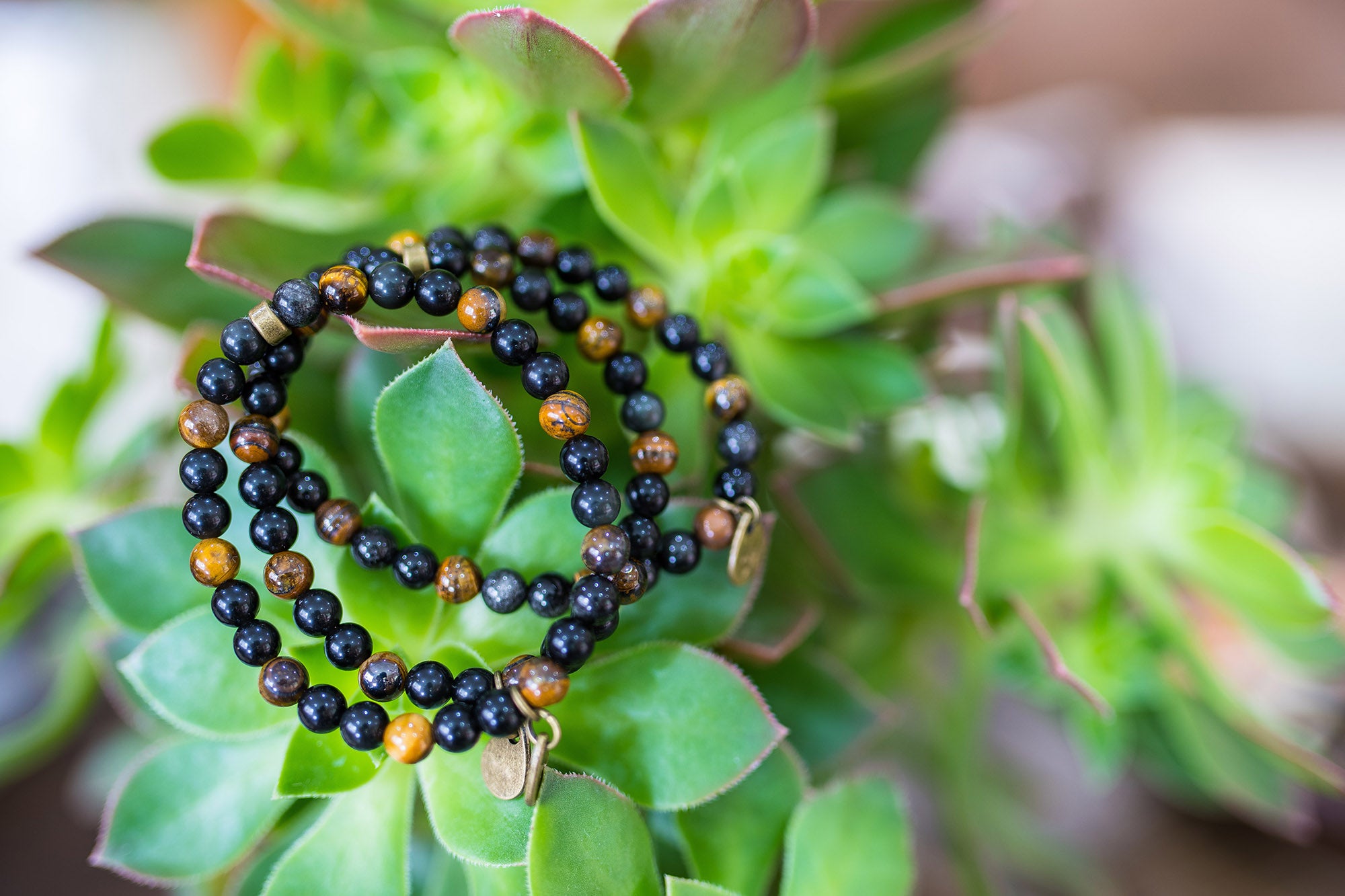 Obsidian Bracelet: Nature's Gemstone for Healing and Style