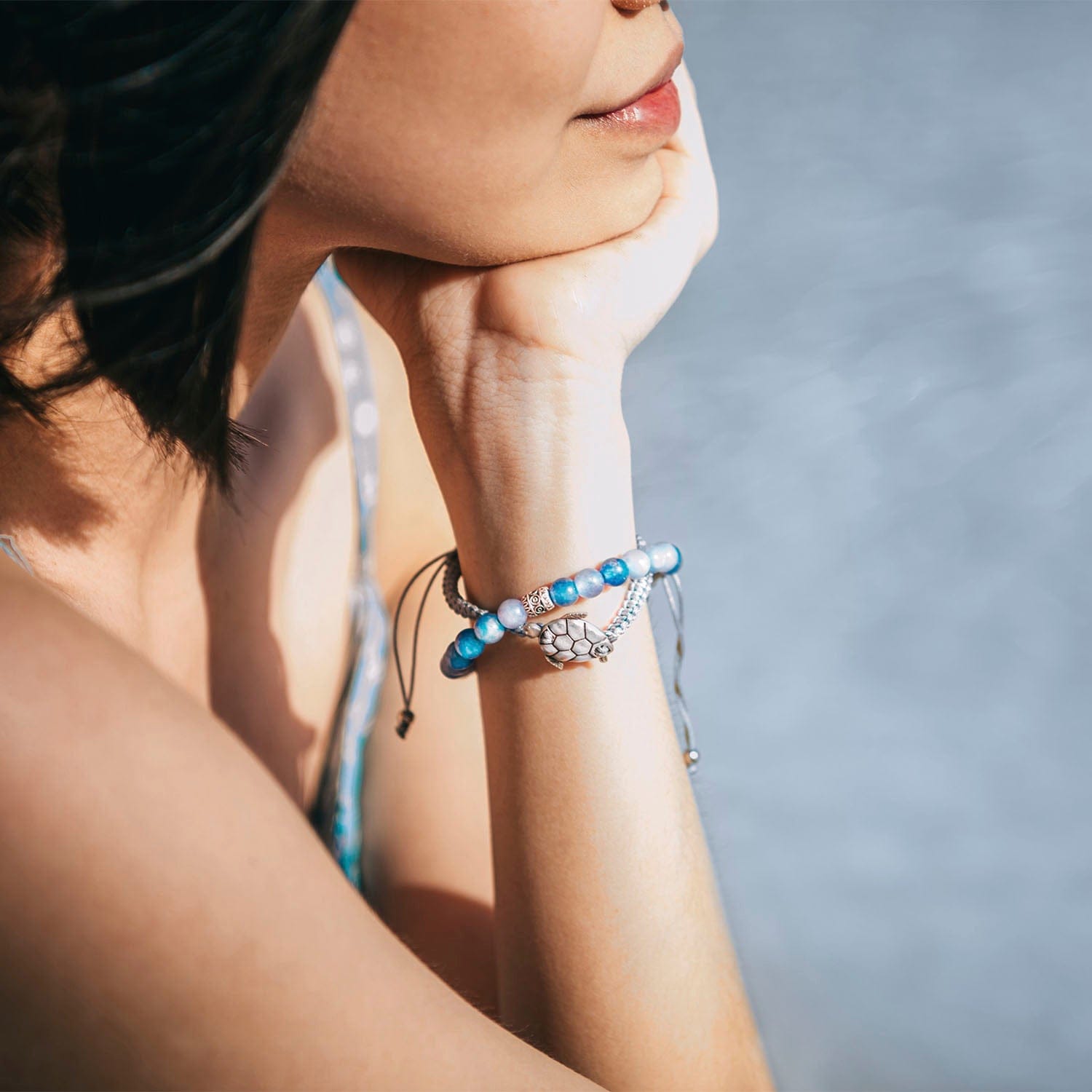 Vatuvara Foundation Aquamarine Beaded Bracelet With Turtle Pendant