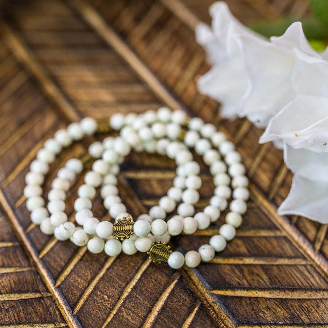 White Turquoise & Baoulé Charm Bracelet